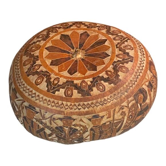 Vintage Peruvian Storyteller Detailed Hand Carved Gourd 6”Peru Folk Art - Picture 4 of 11